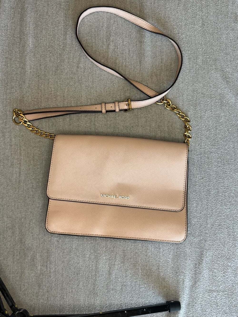 Michael Kors Daniela Large Saffiano Leather Crossbody Bag in Soft Pink